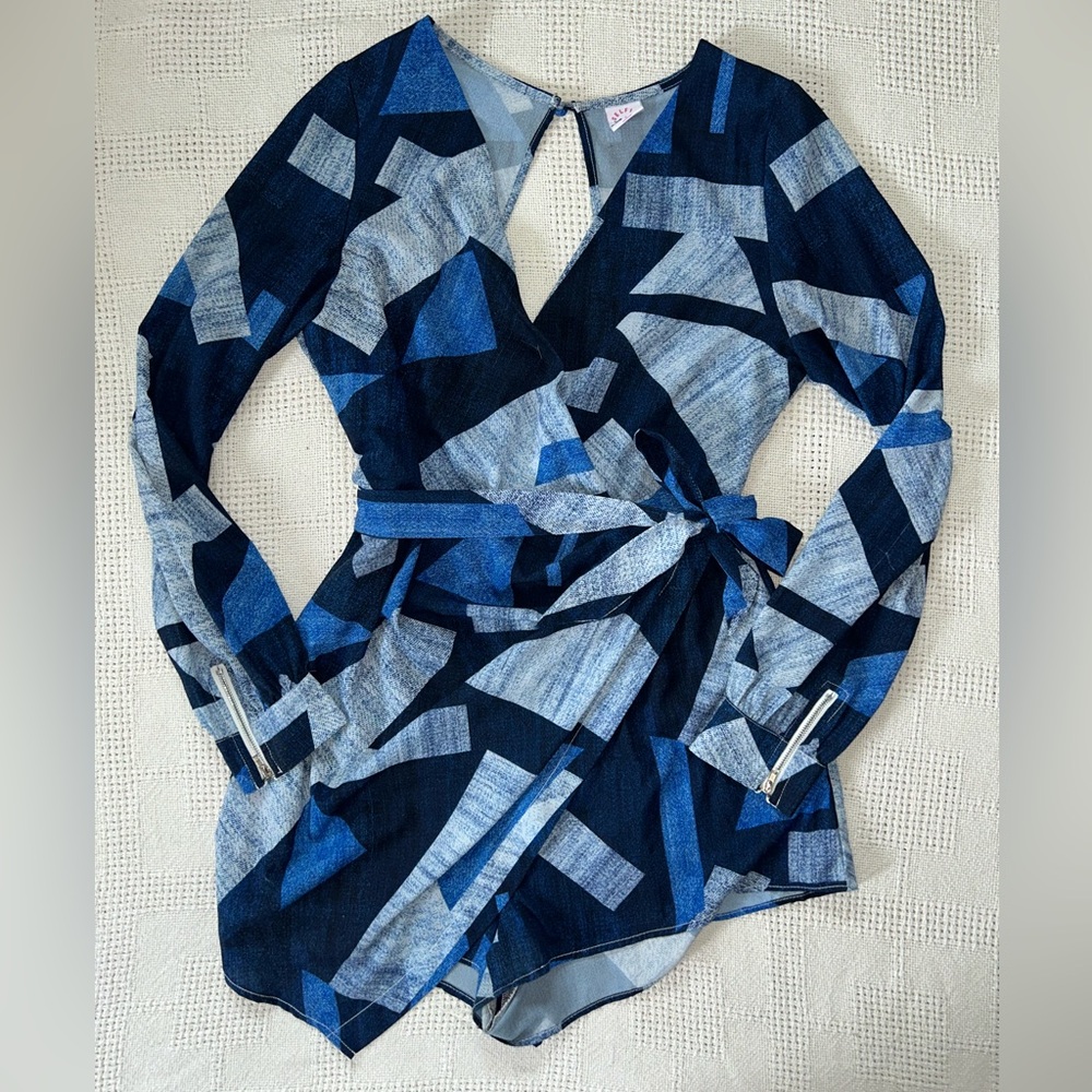 Selfie Leslie Abstract Blue Wrap Dress